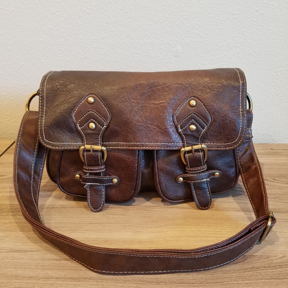 Leather shoulder bag